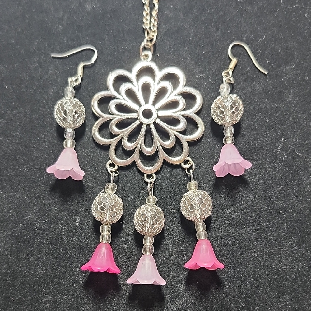 Chic Silver and Pink Floral Necklace and Earrings Set